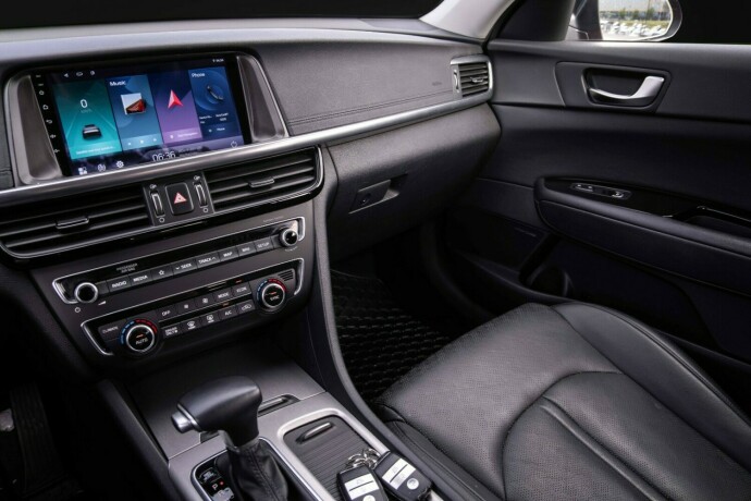 kia-optima-plug-in-petrol-2018-big-17