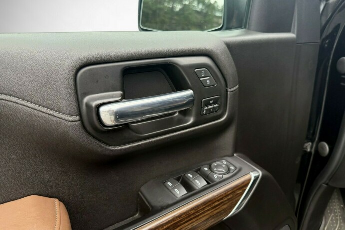 chevrolet-silverado-bensin-2022-big-18