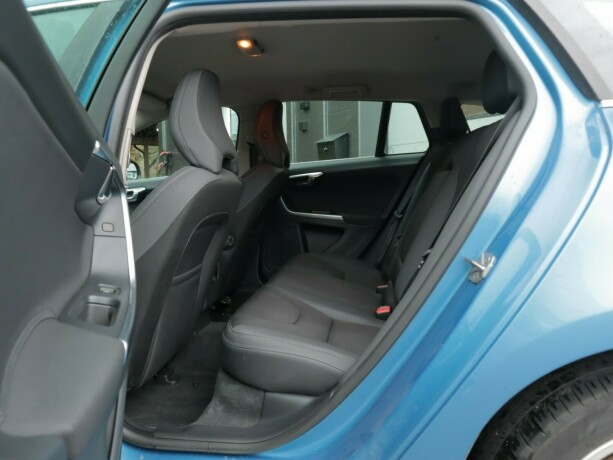 volvo-v60-diesel-2013-big-11