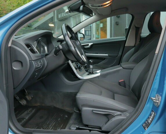 volvo-v60-diesel-2014-big-6