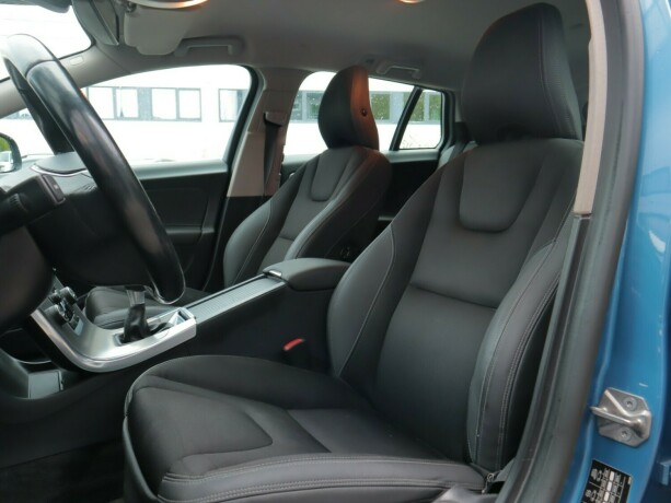 volvo-v60-diesel-2013-big-8