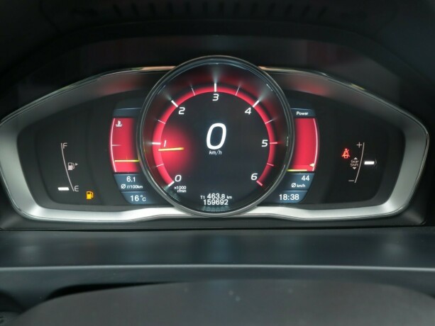 volvo-v60-diesel-2013-big-23