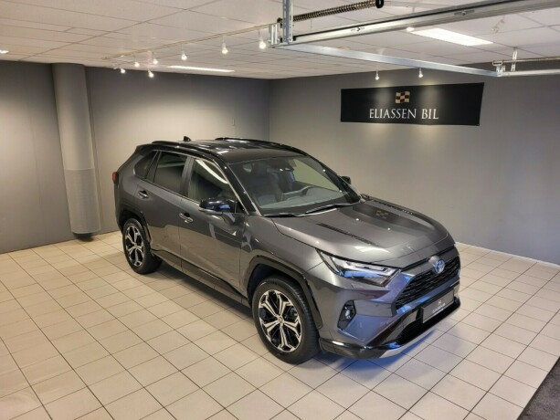toyota-rav4-elektrisitetbensin-2022-big-1