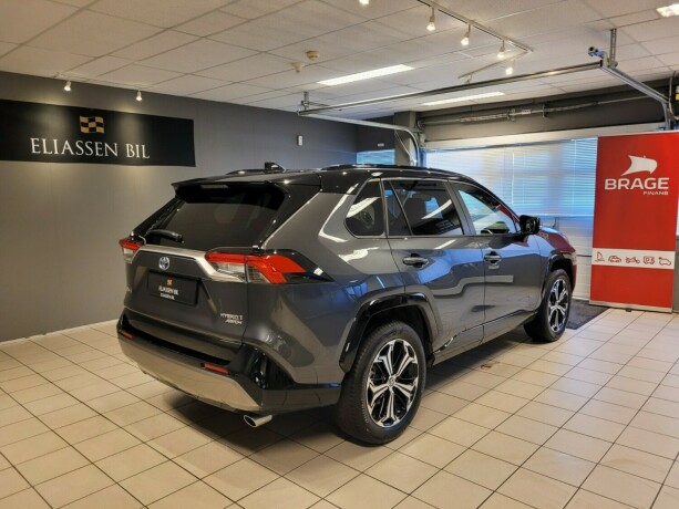 toyota-rav4-elektrisitetbensin-2022-big-3
