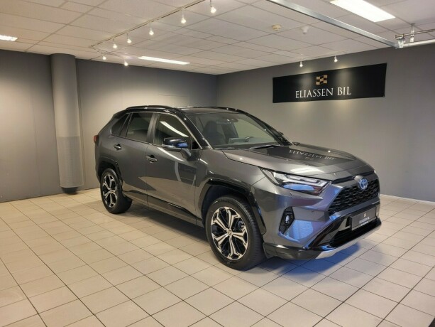 toyota-rav4-elektrisitetbensin-2022-big-0