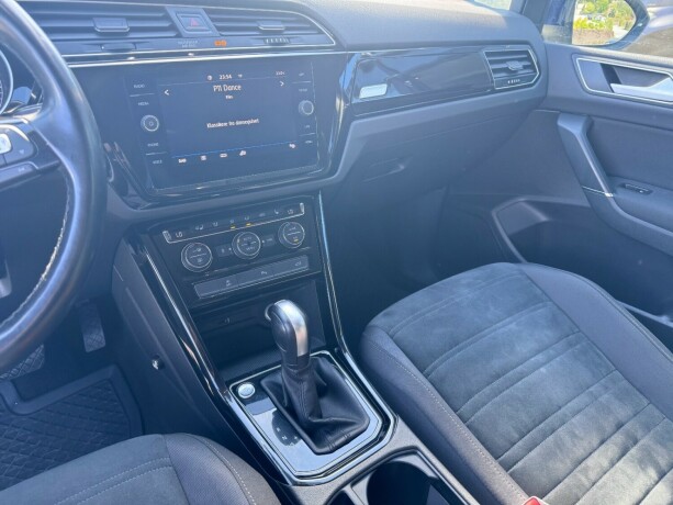 volkswagen-touran-bensin-2020-big-21
