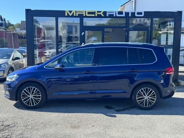 volkswagen-touran-bensin-2020-big-1