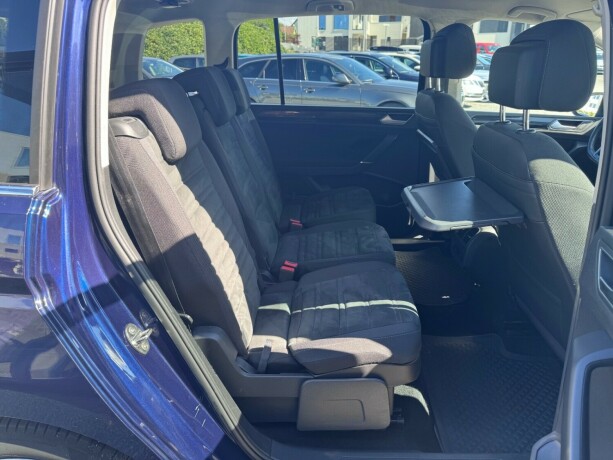 volkswagen-touran-bensin-2020-big-10