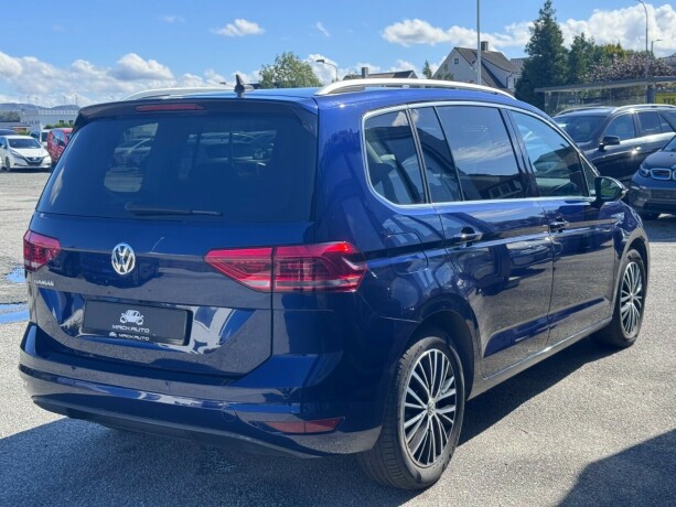 volkswagen-touran-bensin-2020-big-4
