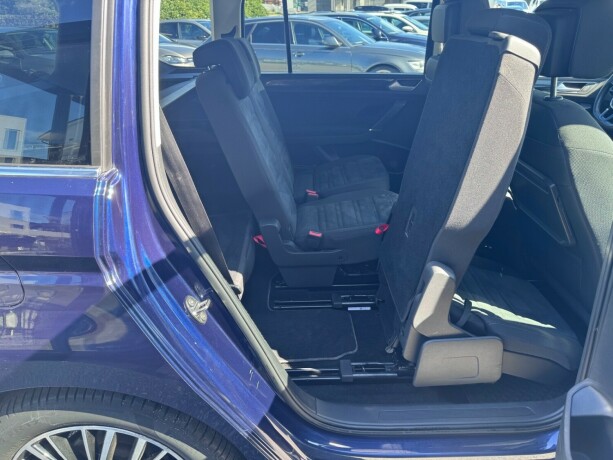 volkswagen-touran-bensin-2020-big-12
