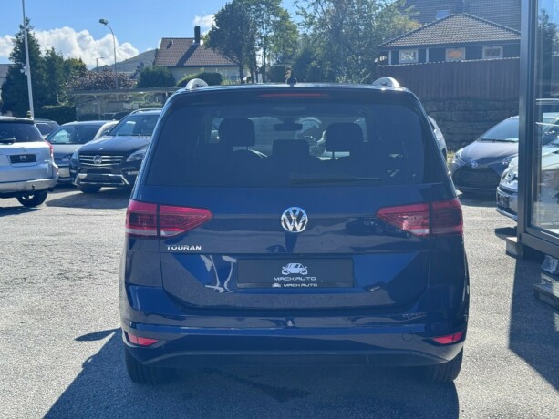volkswagen-touran-bensin-2020-big-3