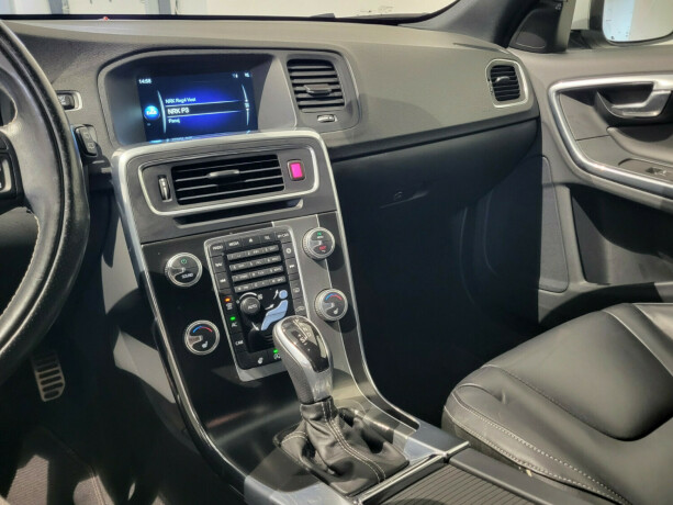 volvo-v60-bensin-2016-big-18