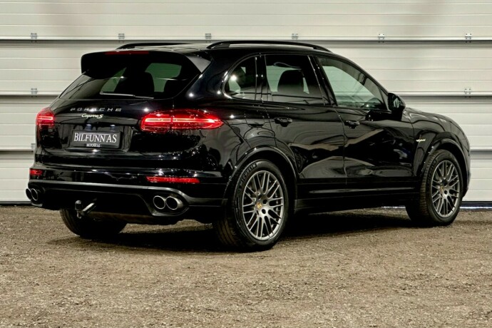porsche-cayenne-elektrisitetbensin-2017-big-2