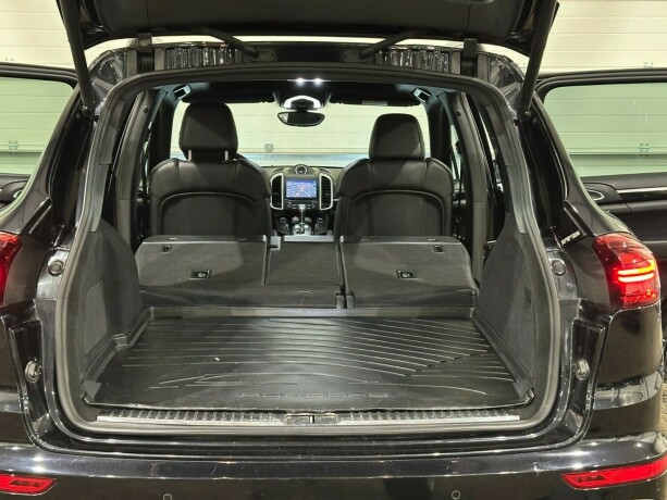 porsche-cayenne-elektrisitetbensin-2017-big-13