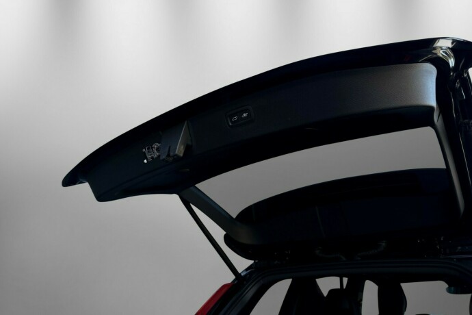 volvo-xc-90-plug-in-petrol-2022-big-12