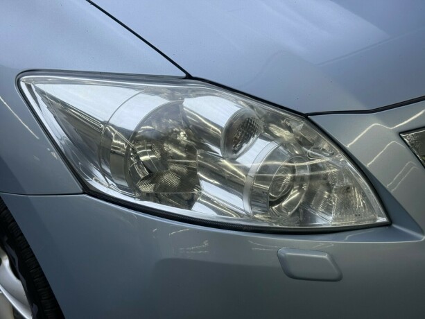 toyota-auris-bensin-2011-big-4