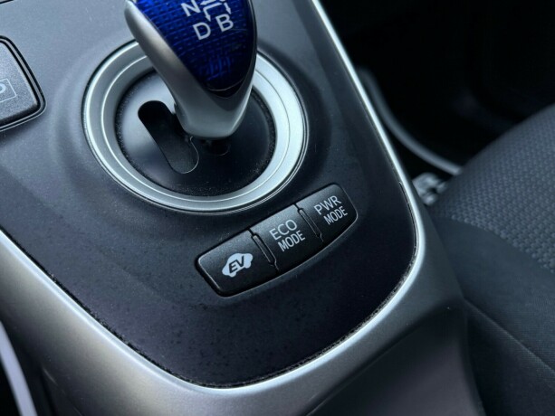 toyota-auris-bensin-2011-big-20