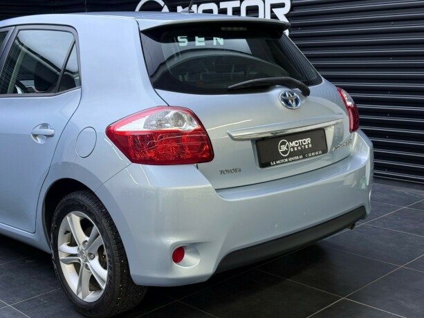 toyota-auris-bensin-2011-big-5