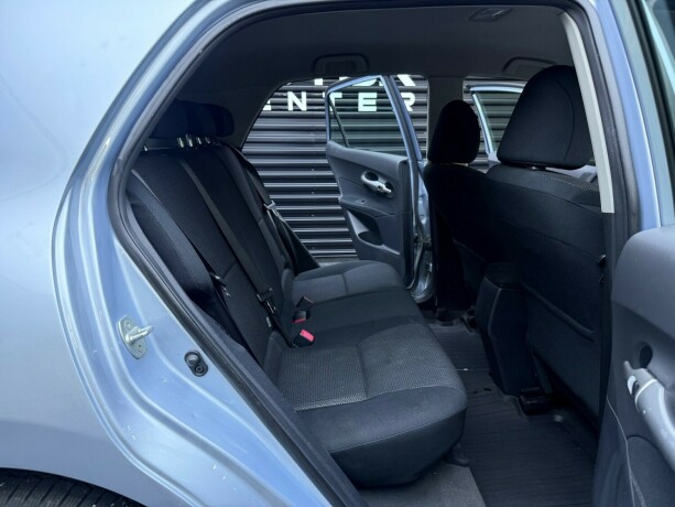 toyota-auris-bensin-2011-big-25