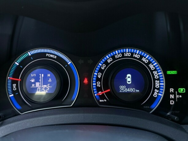 toyota-auris-bensin-2011-big-16