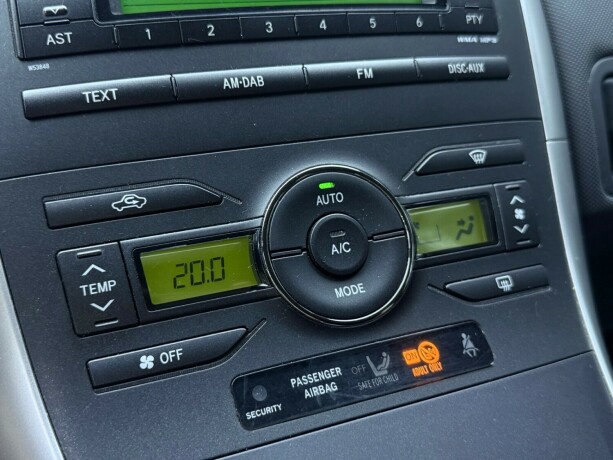 toyota-auris-bensin-2011-big-18