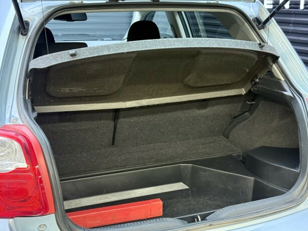 toyota-auris-bensin-2011-big-26
