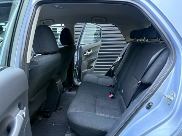 toyota-auris-bensin-2011-big-24