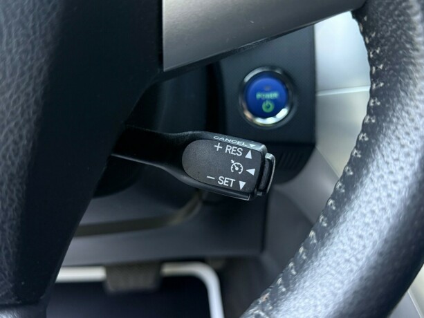 toyota-auris-bensin-2011-big-15