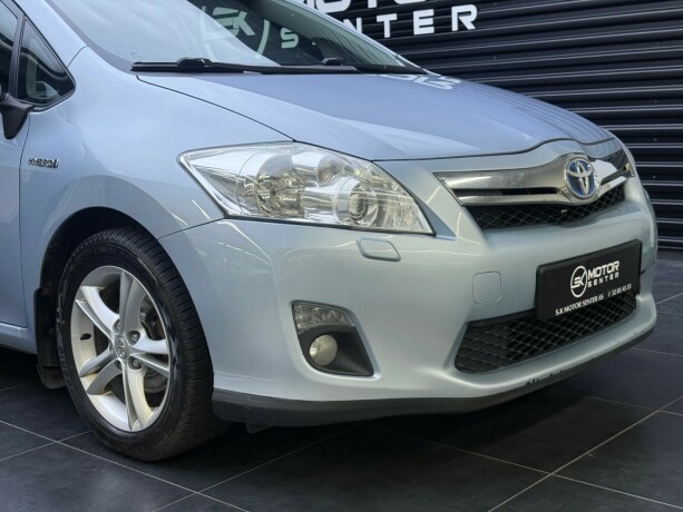 toyota-auris-bensin-2011-big-2