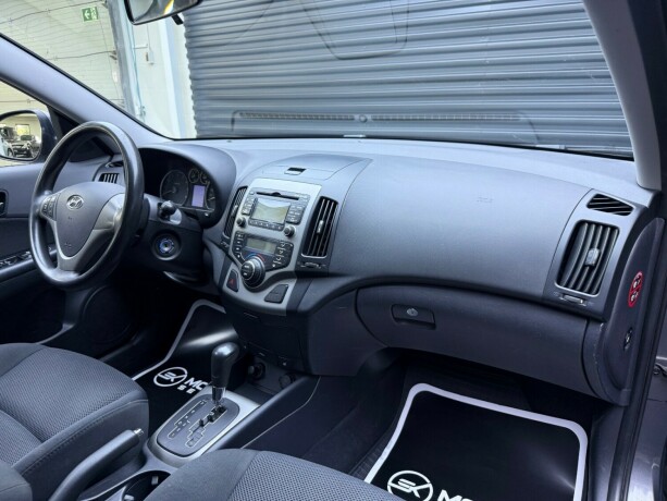 hyundai-i30-bensin-2009-big-11