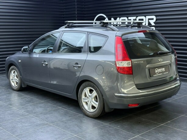 hyundai-i30-bensin-2009-big-1