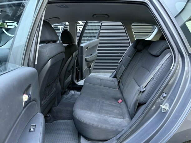 hyundai-i30-bensin-2009-big-22