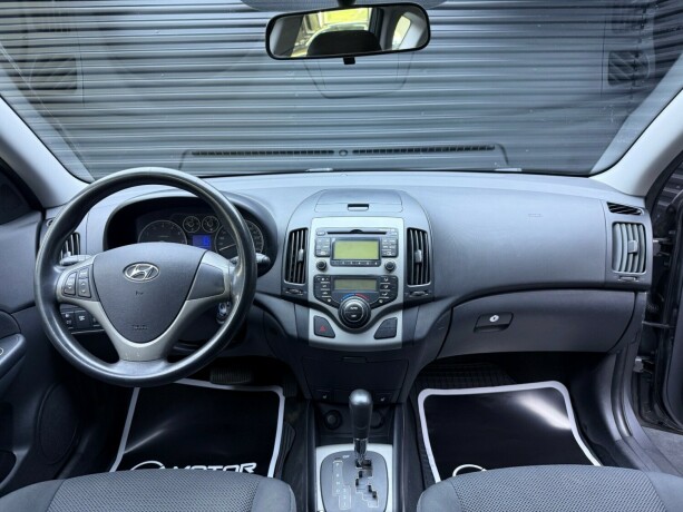 hyundai-i30-bensin-2009-big-9