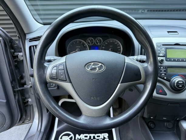 hyundai-i30-bensin-2009-big-13