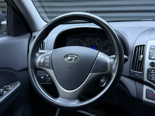 hyundai-i30-bensin-2009-big-12