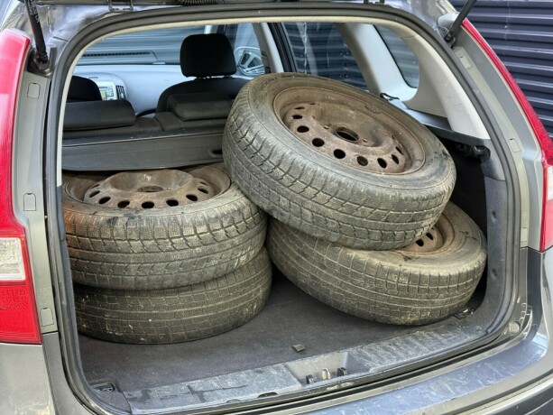 hyundai-i30-bensin-2009-big-24