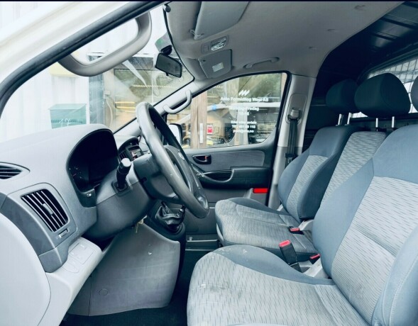 hyundai-h-1-diesel-2013-big-11