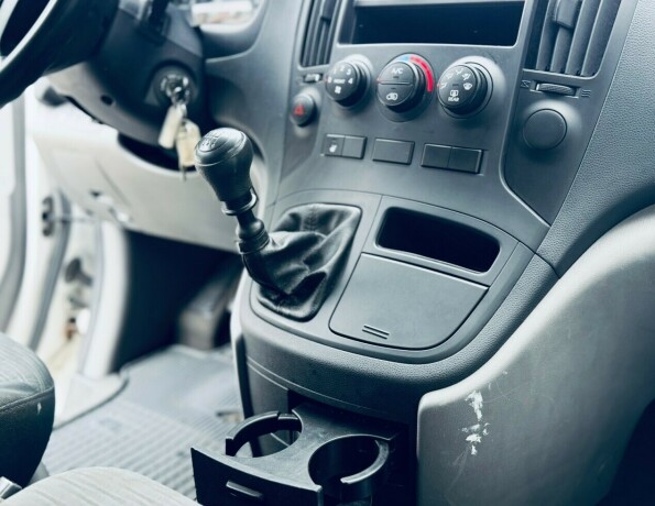 hyundai-h-1-diesel-2013-big-16