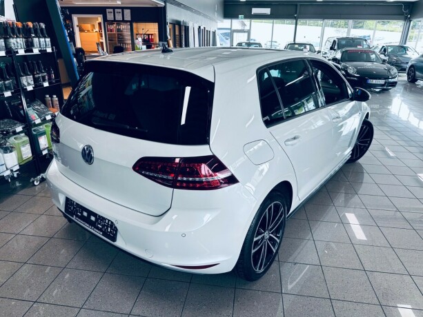 volkswagen-golf-elektrisitetbensin-2016-big-6