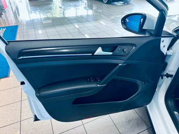 volkswagen-golf-elektrisitetbensin-2016-big-9