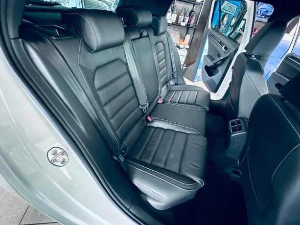 volkswagen-golf-elektrisitetbensin-2016-big-31