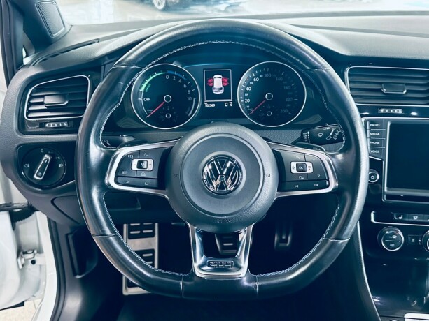 volkswagen-golf-elektrisitetbensin-2016-big-13