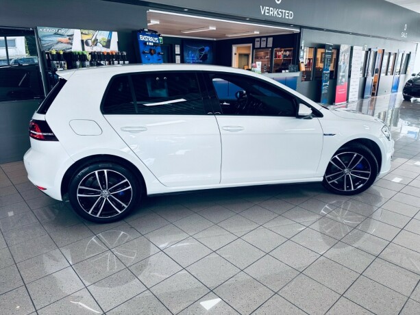volkswagen-golf-elektrisitetbensin-2016-big-7