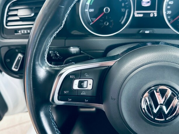 volkswagen-golf-elektrisitetbensin-2016-big-14
