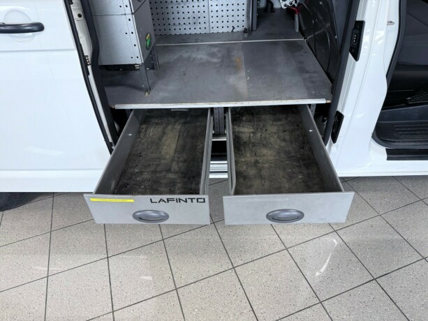 volkswagen-transporter-diesel-2020-big-27