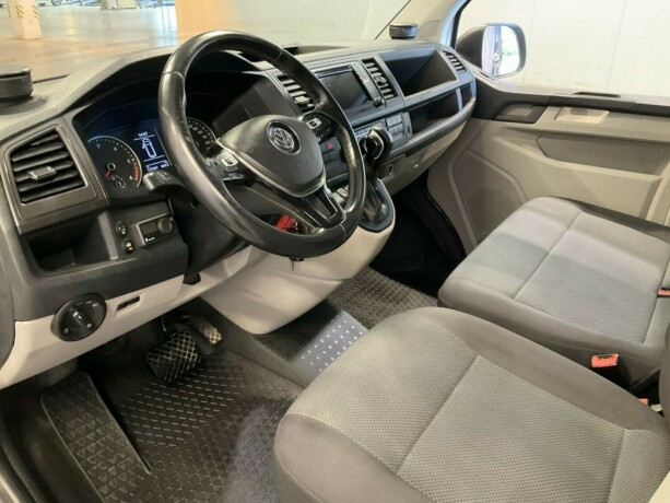 volkswagen-transporter-diesel-2020-big-4