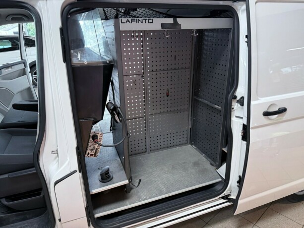 volkswagen-transporter-diesel-2020-big-29