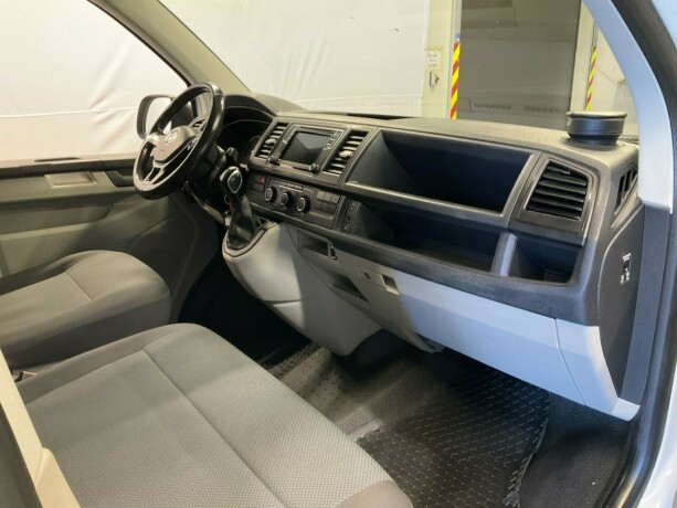 volkswagen-transporter-diesel-2020-big-3