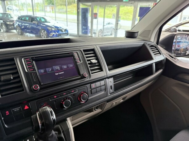 volkswagen-transporter-diesel-2020-big-20