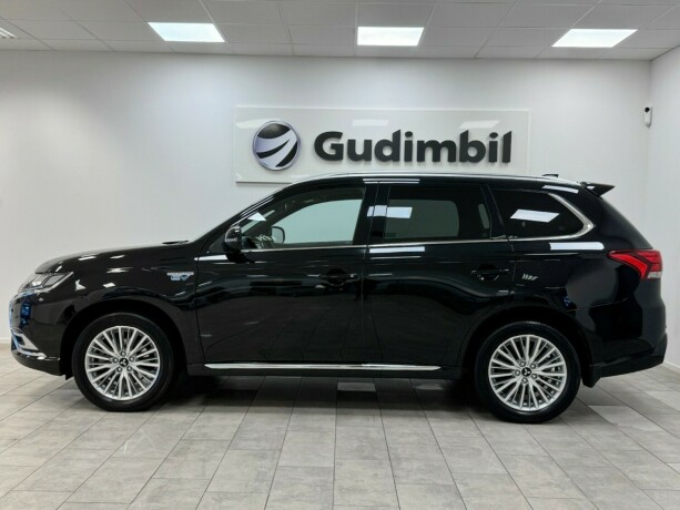 mitsubishi-outlander-elektrisitetbensin-2019-big-3